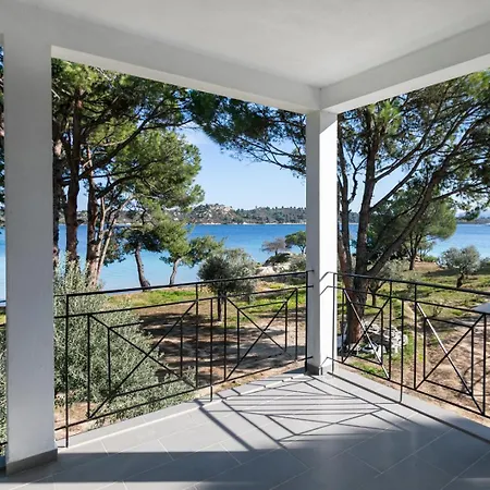 Filyra Seafront Villa, Vourvourou * Diaporos