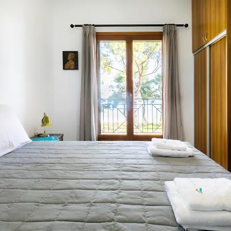 Filyra Seafront Villa, Vourvourou *